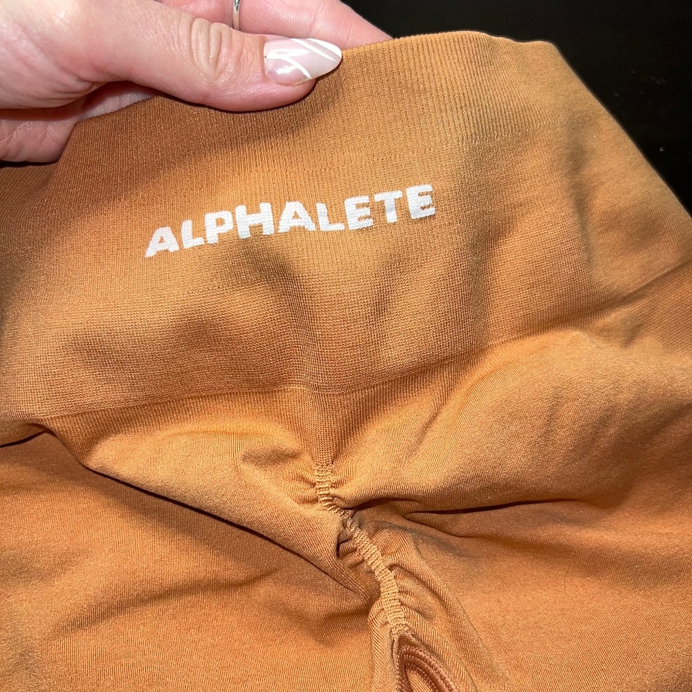 BRAND NEW Alphalete Amplify Leggings Mandarin Size Small